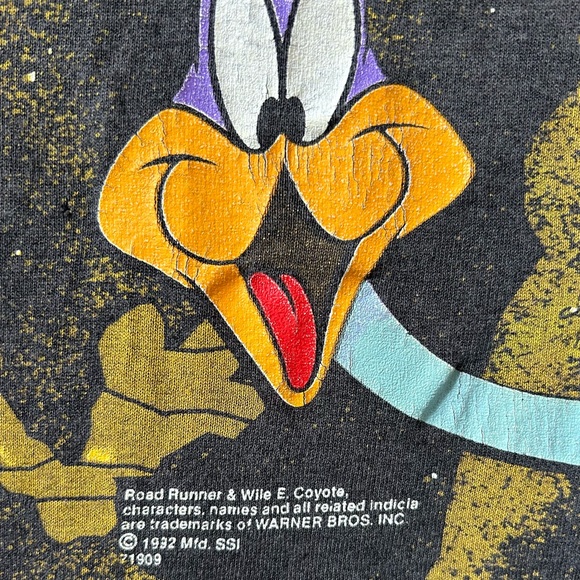 Vintage 1992 Looney Tunes Road Runner & Wile Coyote Single Stitch USA Shirt - Picture 5 of 6